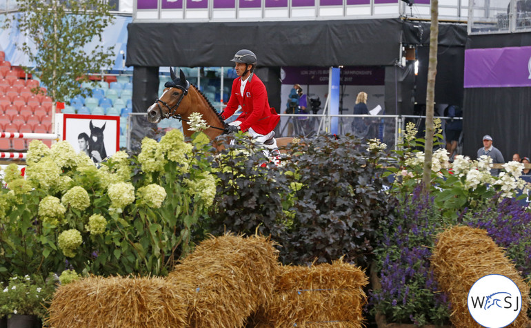 Steve & Bianca durant la première manche de l'épreuve par équipes - Copyright (C) WorldOfShowJumping.com