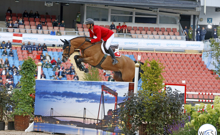 Steve & Bianca durant la première manche de l'épreuve par équipes - Copyright (C) WorldOfShowJumping.com