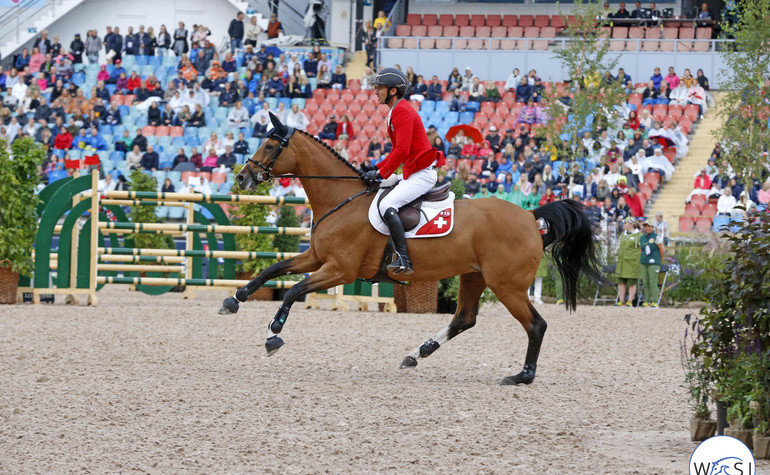 Steve & Bianca durant la première manche de l'épreuve par équipes - Copyright (C) WorldOfShowJumping.com