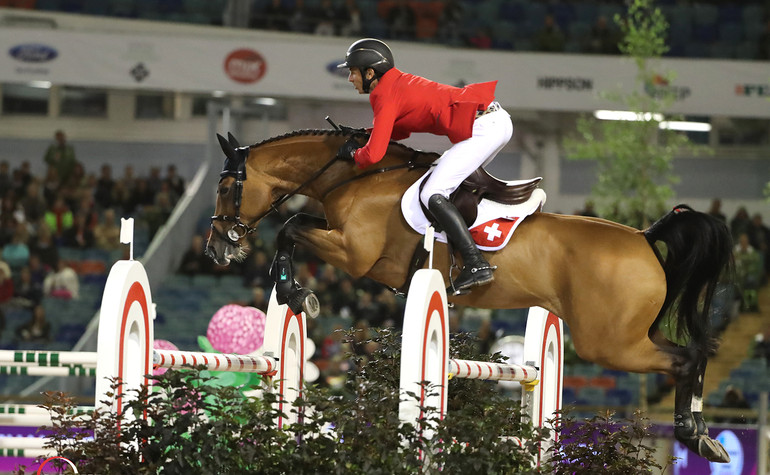 Steve Guerdat & Bianca (Round 2 - Team Competition) - Copyright (C) Sportfot.com