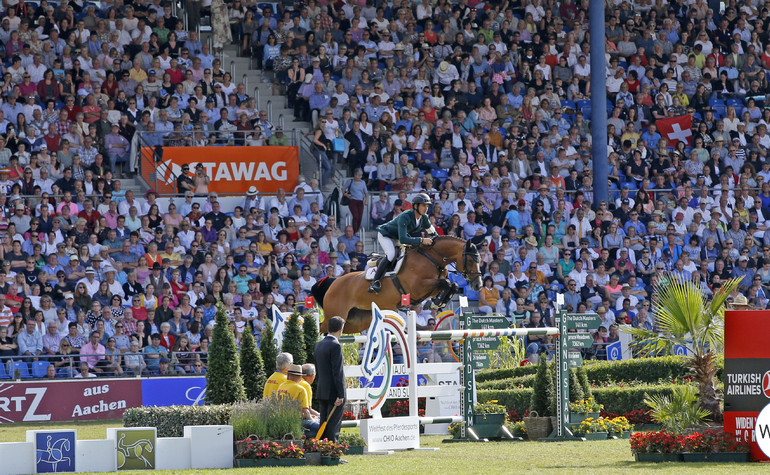 Steve back on top again as World Number 1