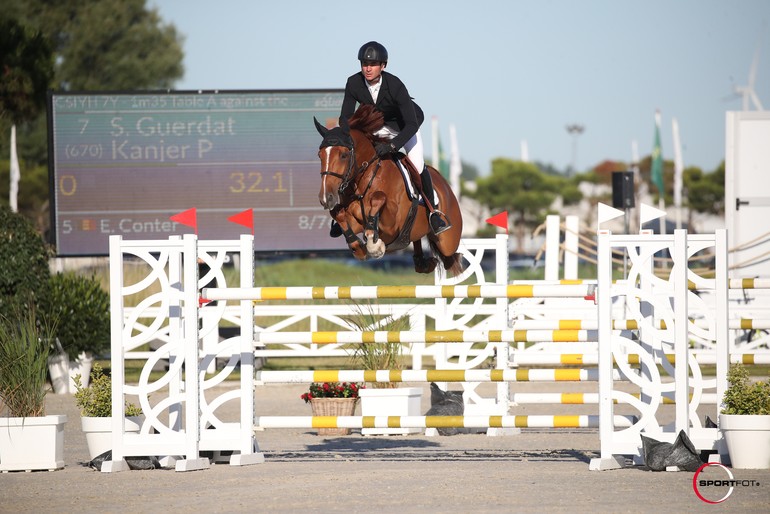 Au CSI3* de San Giovanni (ITA), Kanjer P s’impose dans le GP YH 7ans, déjà 7e et 8e auparavant. (C) Sportfot