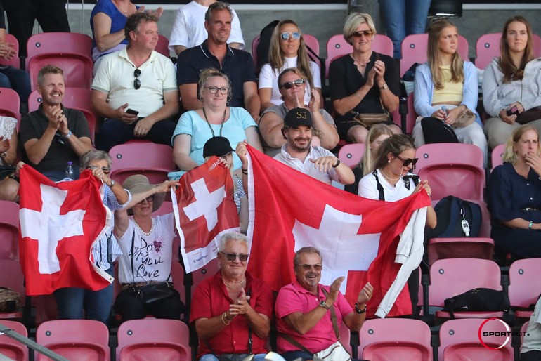 Fans club de Steve Guerdat (C) Copyright Sportfot