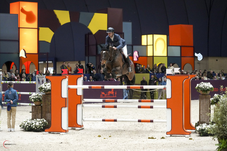 Looping Luna _ Paris ; Saut Hermes (C) Copyright Sportfot