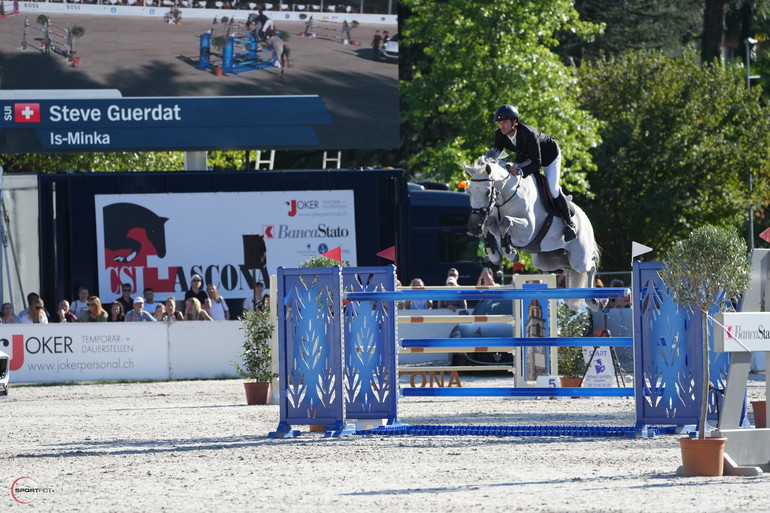 Dans le Grand Prix dominical, une très légère touchette privait Steve et IS-Minka du barrage; (C) Sportfot