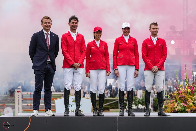 L'équipe de suisse sur le podium au CSI5* de Bruxelles
