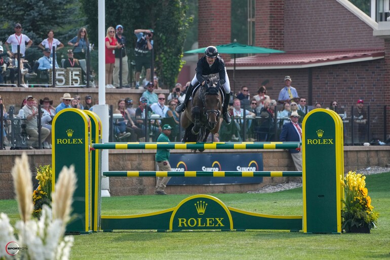 CSIO5* Calgary; Rolex Grand Prix Steve et Venard sur le podium (C) Sportfot