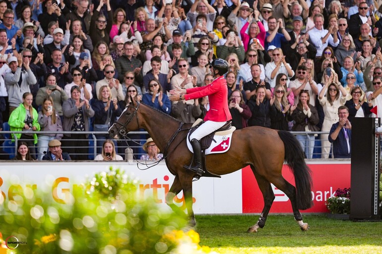 In Aachen, Steve and Dynamix de Bélhème dominated the week to claim the world title. (C) Sportfot