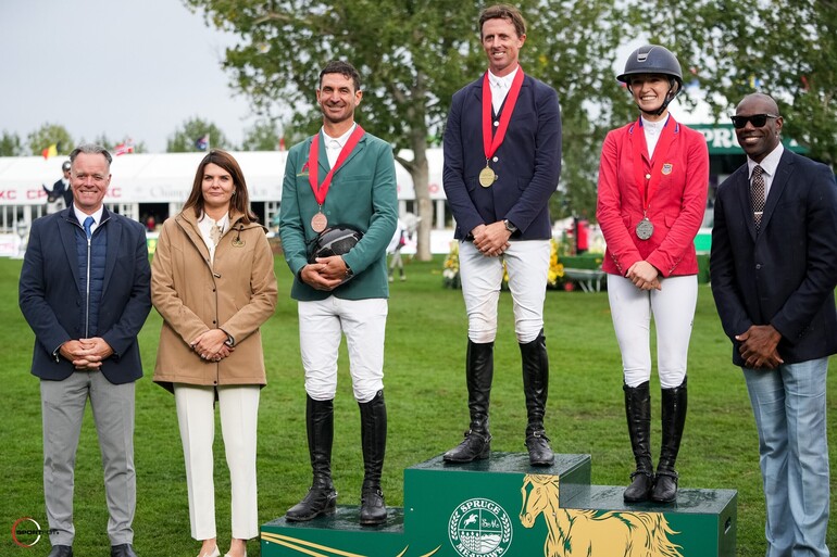 Le podium a été complété par le Britannique Ben Maher, vainqueur avec Enjeu de Grisien, devant l’Américaine Lillie Keenan. (C) Sportfot
