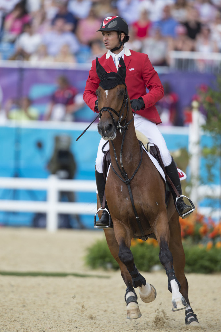 Sacré champion olympique de saut d'obstacles avec Nino des Buissonnets lors des Jeux Olympiques de Londres 2012,